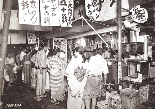 昭和初期の買い物風景（1932年）東京四谷の田中屋