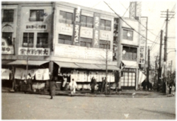 昭和初期の東京四谷、田中屋の大衆食堂
